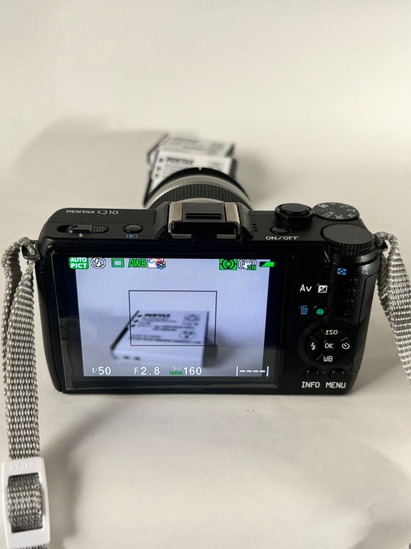 【ジャンク 】ペンタックスPENTAX Q10 専用ケース、バッテリー×5本