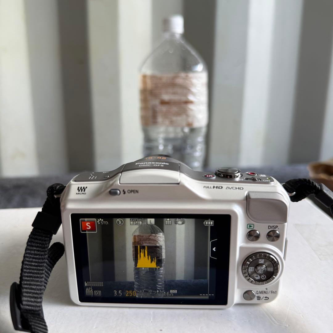 H56美品 パナソニック ルミックス DMC-GF5 ミラーレス一眼　カメラ