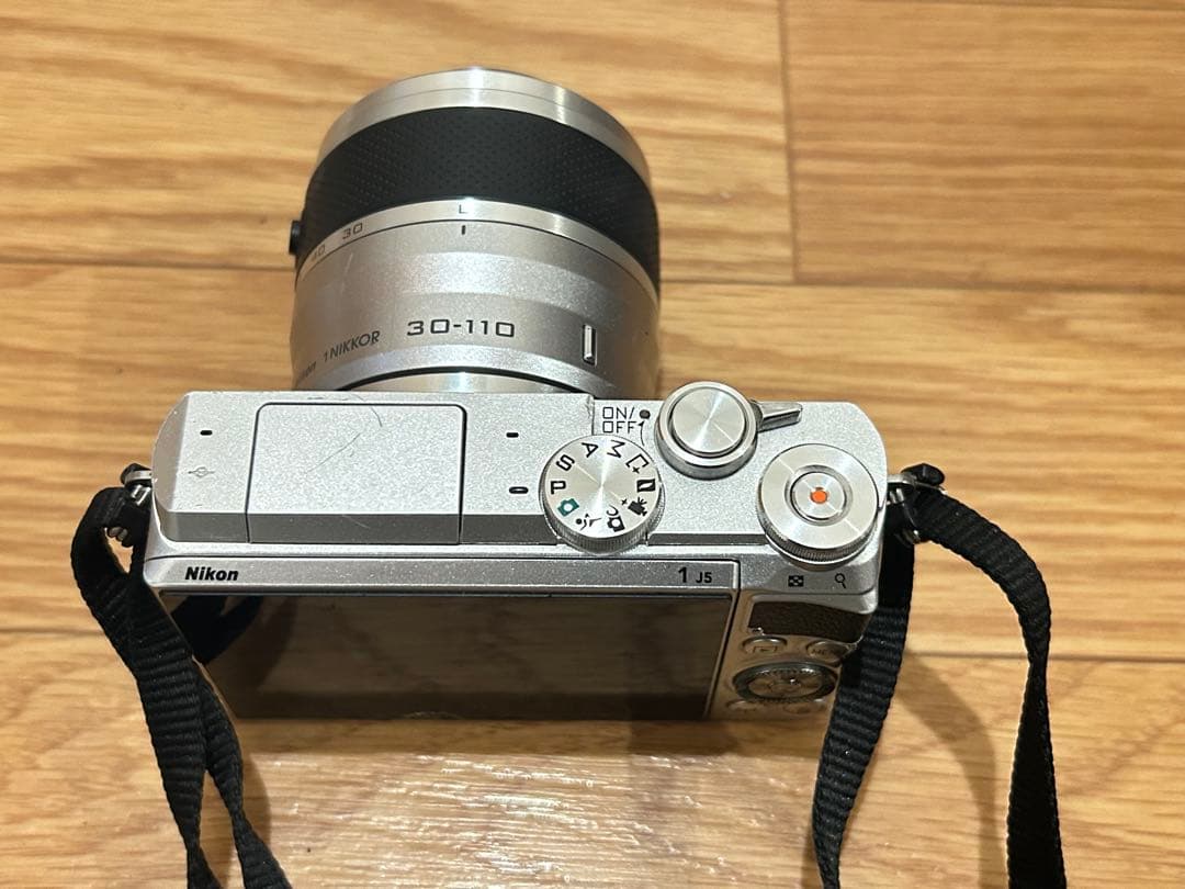 Nikon 1 J5 ミラーレスカメラ シルバー