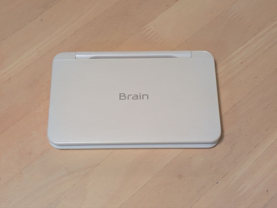 SHARP Brain カラー電子辞書 ホワイト PW-ES8300 - メルカリ