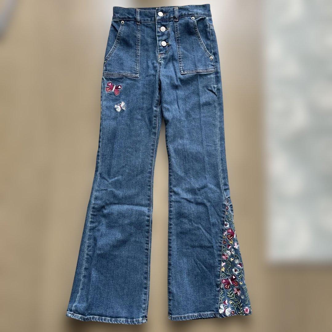 TINA：JOJUN 刺繍入り フレアデニムパンツ ブルー - メルカリ