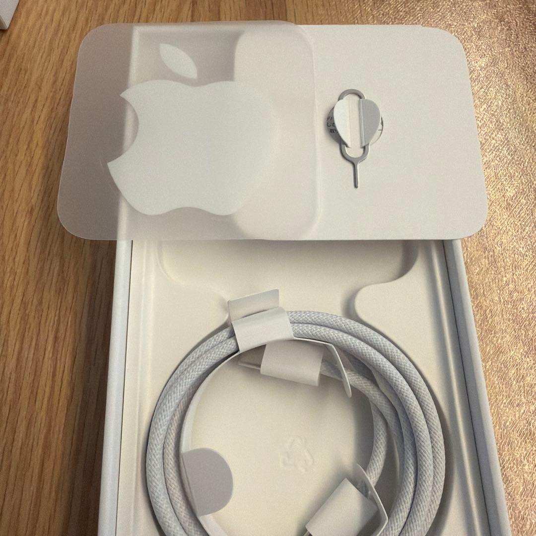 Apple iPhone 15 ブラック　128G 本体　SIMフリー