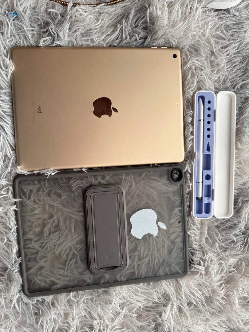 AppleiPad ゴールド 本体 + not genuine Pen+ ケース