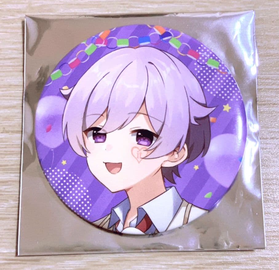 いれいす】 初兎くん 缶バッチ VOISING学園祭 - メルカリ