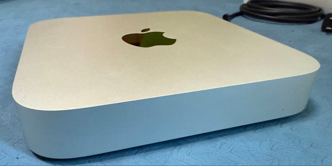 Mac mini (M1, 2020) メモリ8GB、SSD 256GB