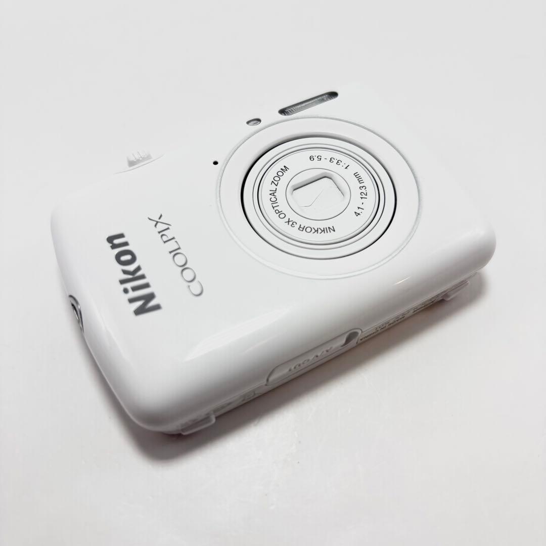 【週末限定値下げ】【極美品】Nikon COOLPIX S01 ホワイト