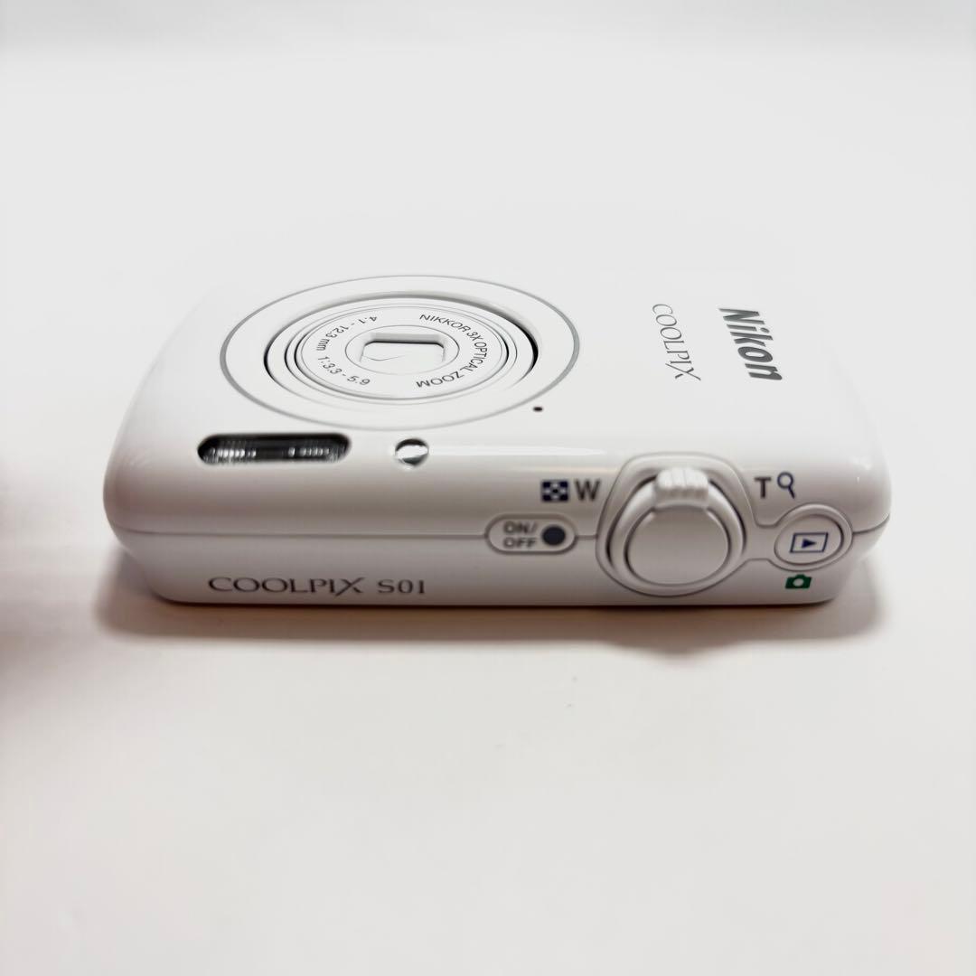 【週末限定値下げ】【極美品】Nikon COOLPIX S01 ホワイト