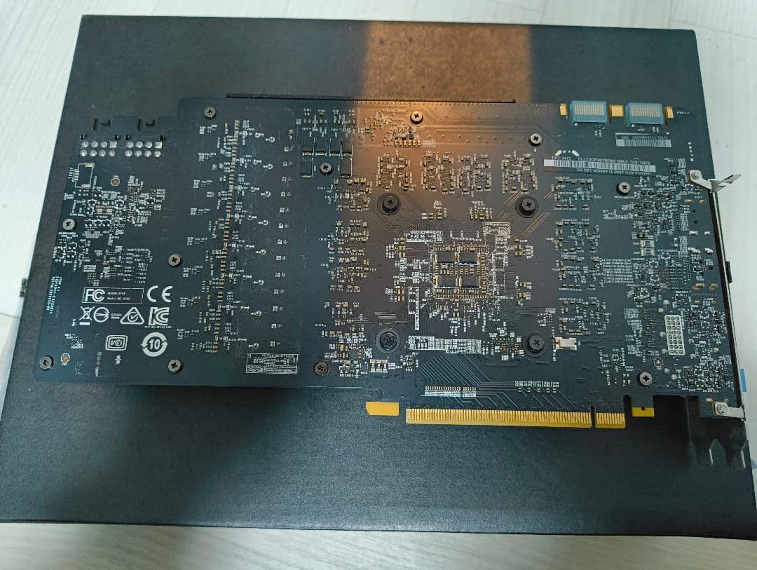 MSI 1080ti Armor 11G OC 動作確認済み