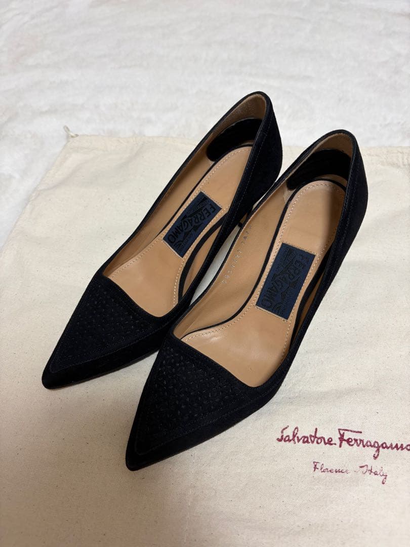 【美品】黒パンプス　スウェード　サルヴァトーレフェラガモ サルバトーレフェラガモ Salvatore Ferragamo スエード ヒールパンプス
