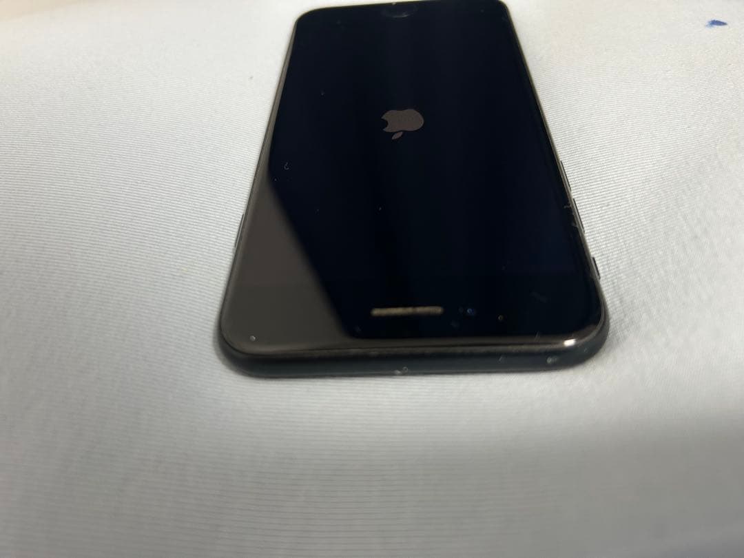 M*n様 Apple iPhone SE3 (第3世代) ブラック 本体　64G