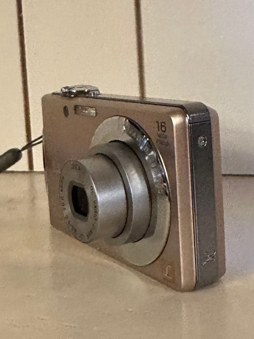 デジカメ　LUMIX DMC-FH5 動作確認済み