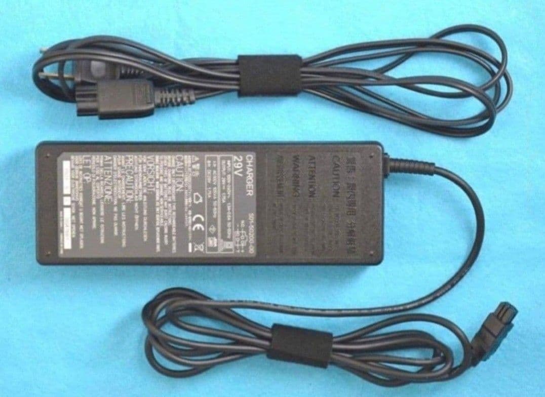 サンスター技研 ⭐️電動自転車バッテリー充電器⭐️新品箱入り