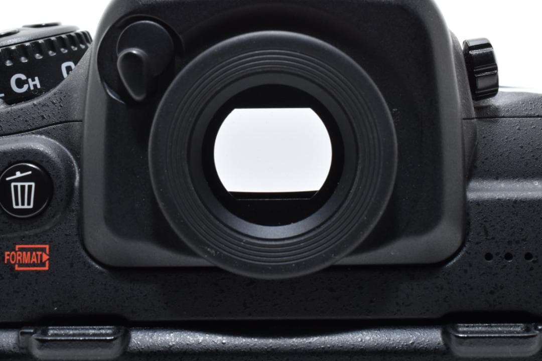 美品 ニコン　Nikon 500 ボディ 《ショット数20586回》1536