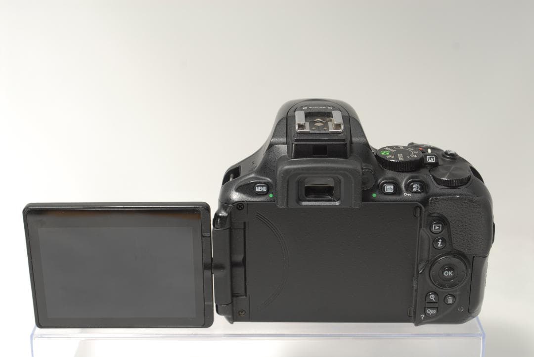 ☘️こと様専用✨Wi-Fi内蔵☘️Nikon D5600 標準レンズキット - メルカリ