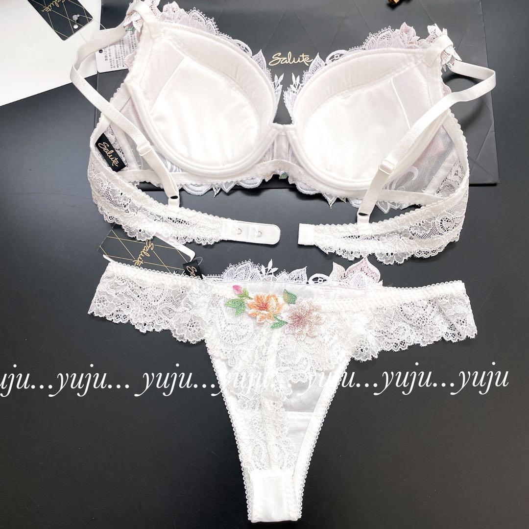 ワコール/サルート 09 店舗限定✨新品タグ付 P-upブラソングM C75