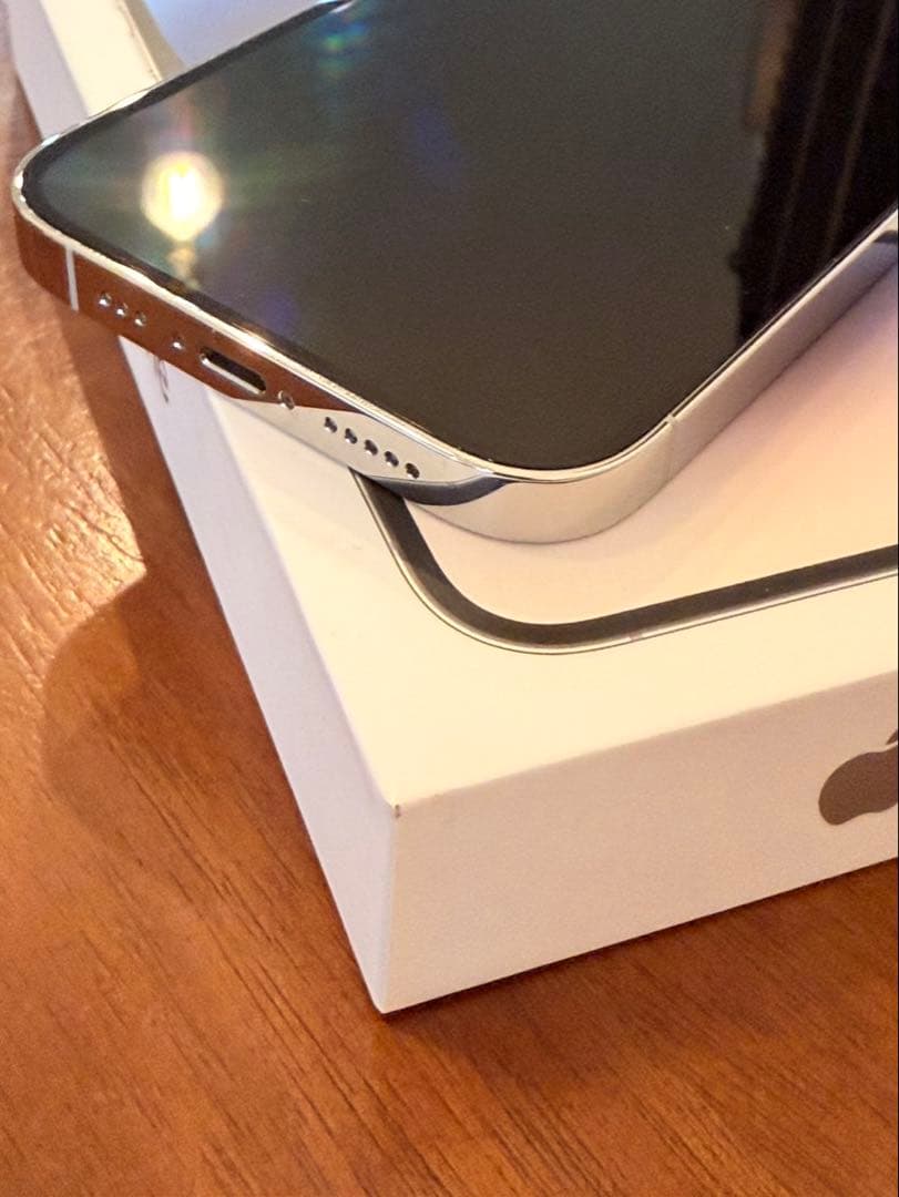 【美品】iPhone 14 Pro 256GB シルバー SIMフリー　おまけ付