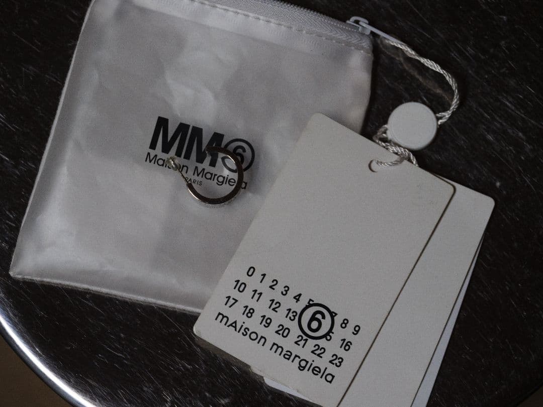 メゾンマルジェラ ピアス - メルカリ