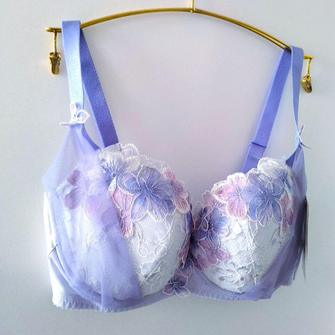 【新品】ワコール《パルファージュ》重力に負けないバストケアBra E70/M