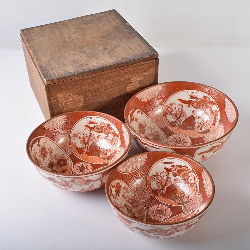 九谷焼 古九谷 赤絵金彩 窓絵 人物花鳥文 三ッ組鉢 時代箱付 U R8370