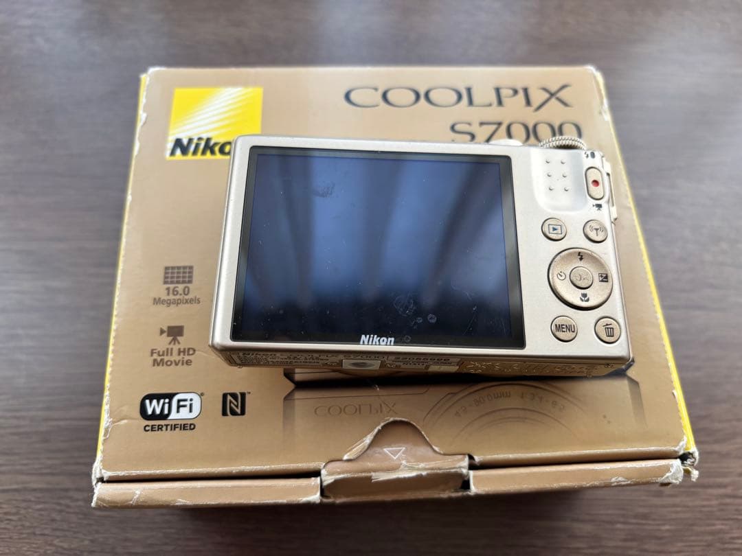 Nikon ニコン COOLPIX S7000 デジカメ