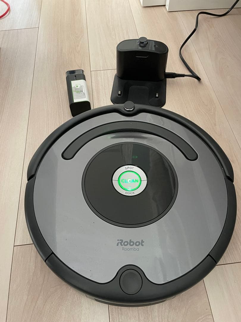 iRobot Roomba 本体 充電ドック付き グレー iRobot Roomba 本体 充電ドック付き - メルカリ
