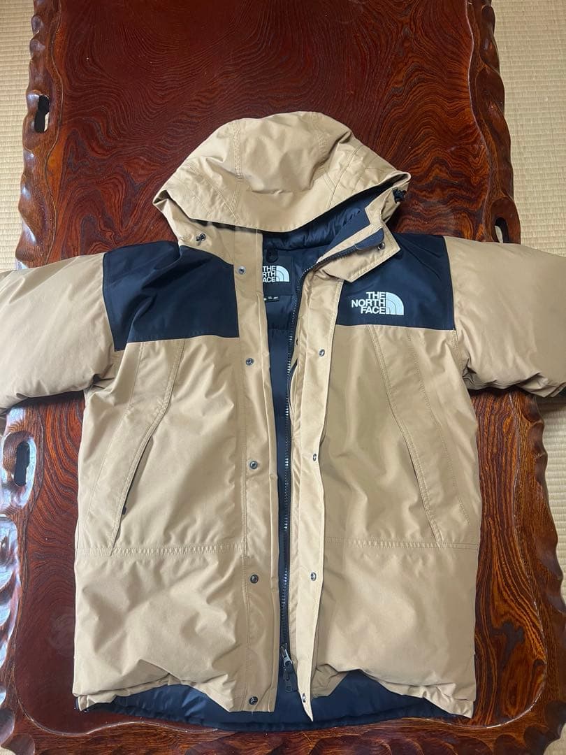 THE NORTH FACE ダウンジャケット ベージュ/ネイビー - メルカリ