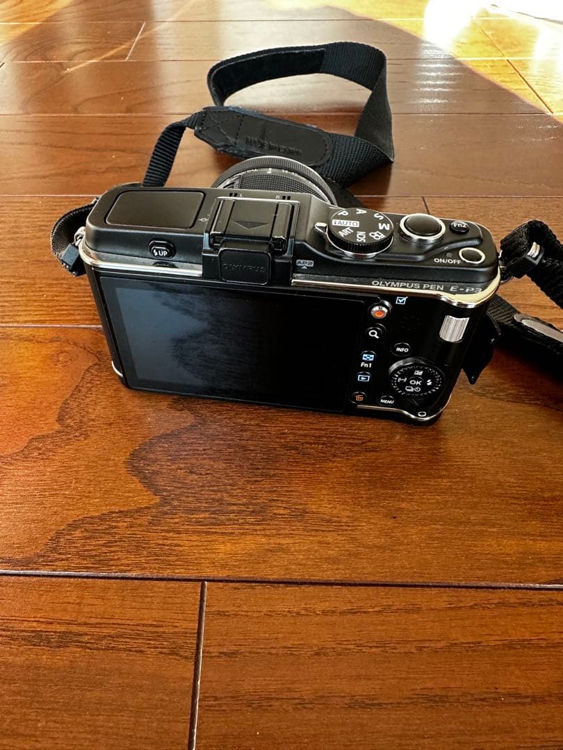 OLYMPUS ミラーレス一眼カメラ PEN E-P3 14-42mmレンズ