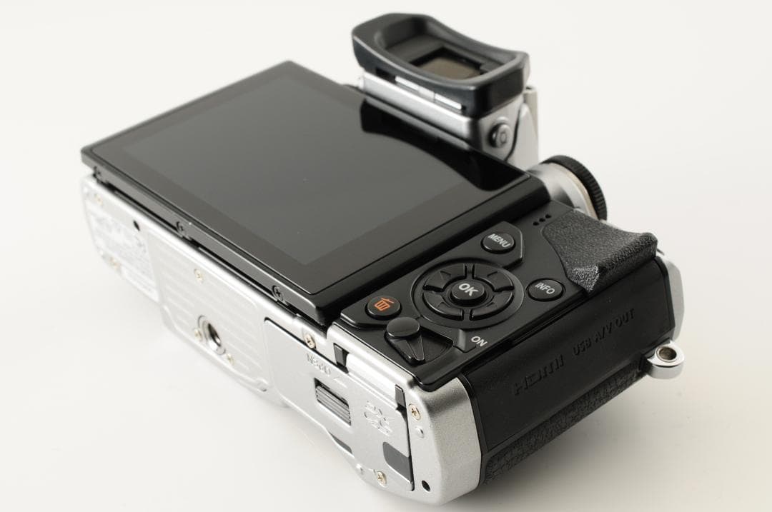 【美品】オリンパス Olympus OM-D E-M10 シルバー ボディ