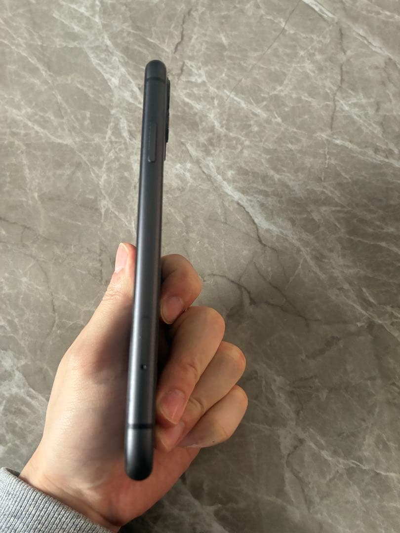 iPhone 11 ブラック128GB SIMフリー 本体 初期化済み