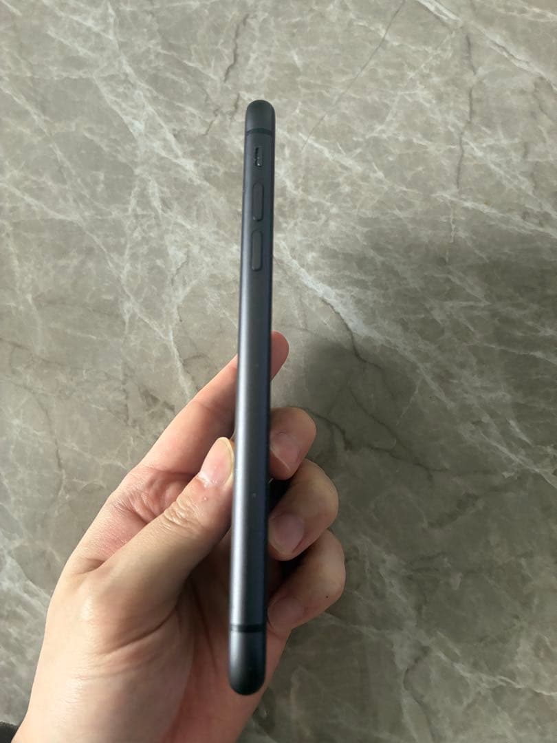 iPhone 11 ブラック128GB SIMフリー 本体 初期化済み