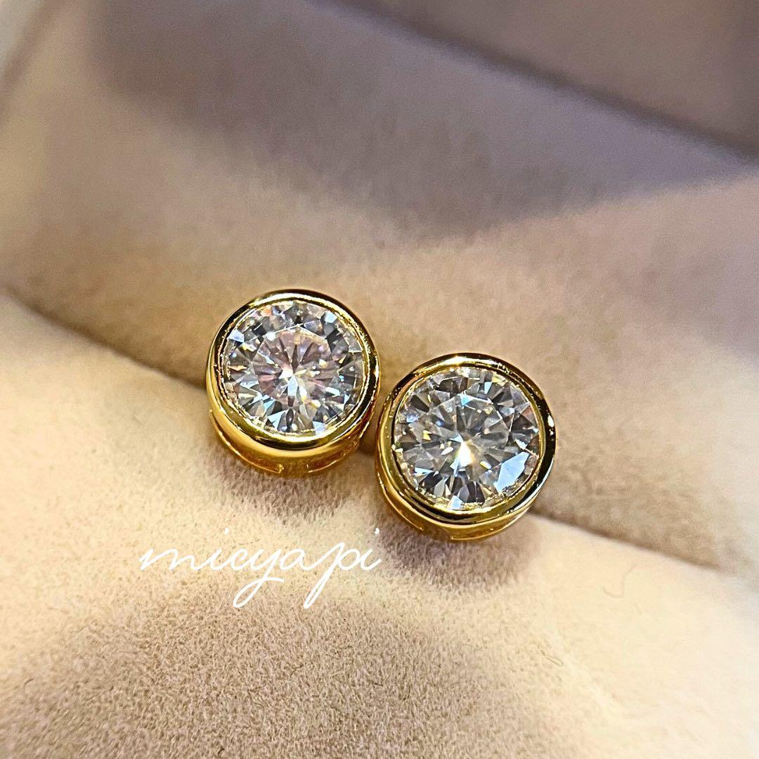 モアサナイト 1ct ベゼルセッティング ピアス 人工ダイヤモンド - メルカリ