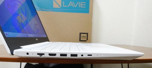 NECノートパソコン PC-GN212RGAH　i3 SSD128GB