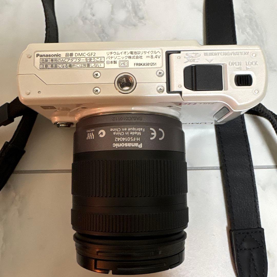 デジタル一眼カメラ　DMC-GF2W Panasonic LUMIX