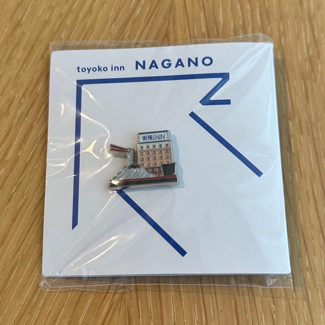 東横イン限定ピンバッジ 3点セット - メルカリ