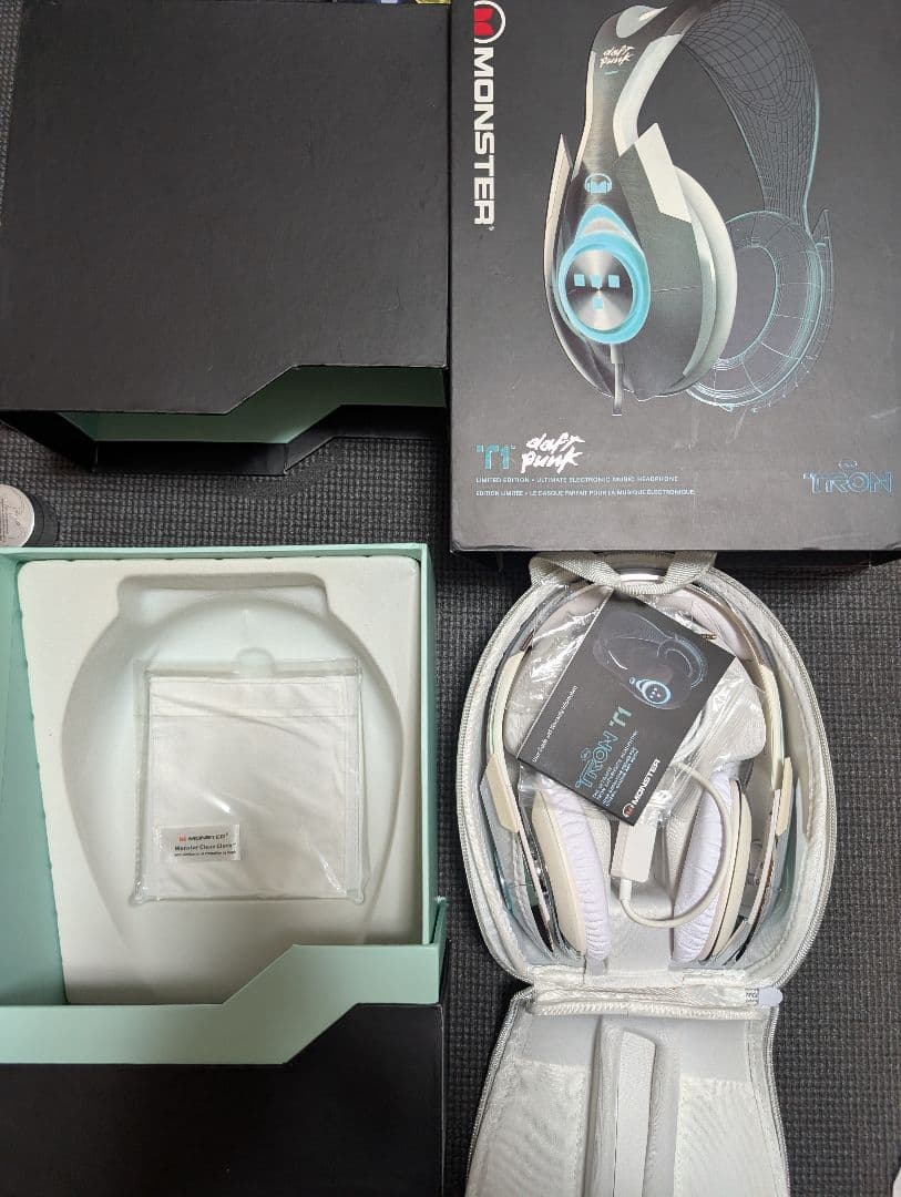 ダフトパンク トリプルコラボヘッドホン モンスターヘッドフォン トロン ダフトパンク トリプルコラボヘッドホン モンスターヘッドフォン トロン