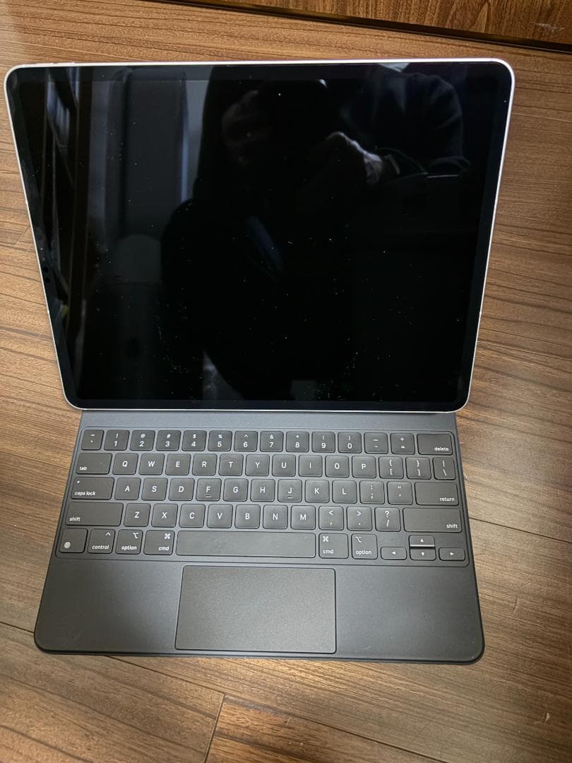 Apple iPad シルバー M1 512MB + 純正Magic KB