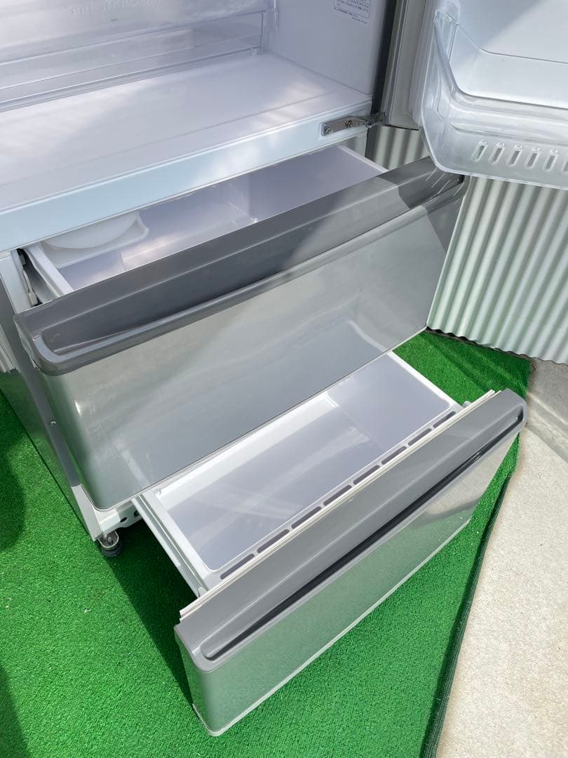 828 アクア 3ドア冷蔵庫 右開き シルバー コンパクトデザイン 二人暮らし