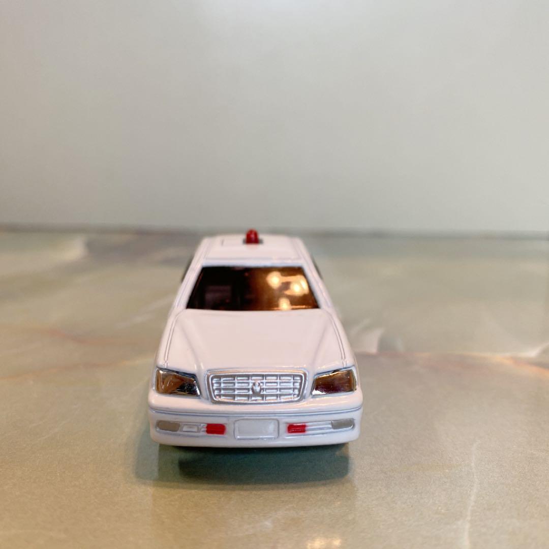 トミカNO.92トヨタクラウンハイブリッド(MP YOKOTA AIR BASE - メルカリ