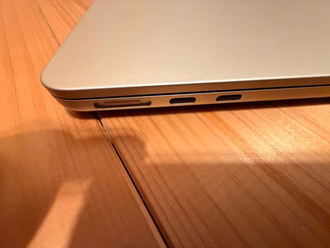 【美品】MacBook Air M3 スターライト 256GB 13インチ