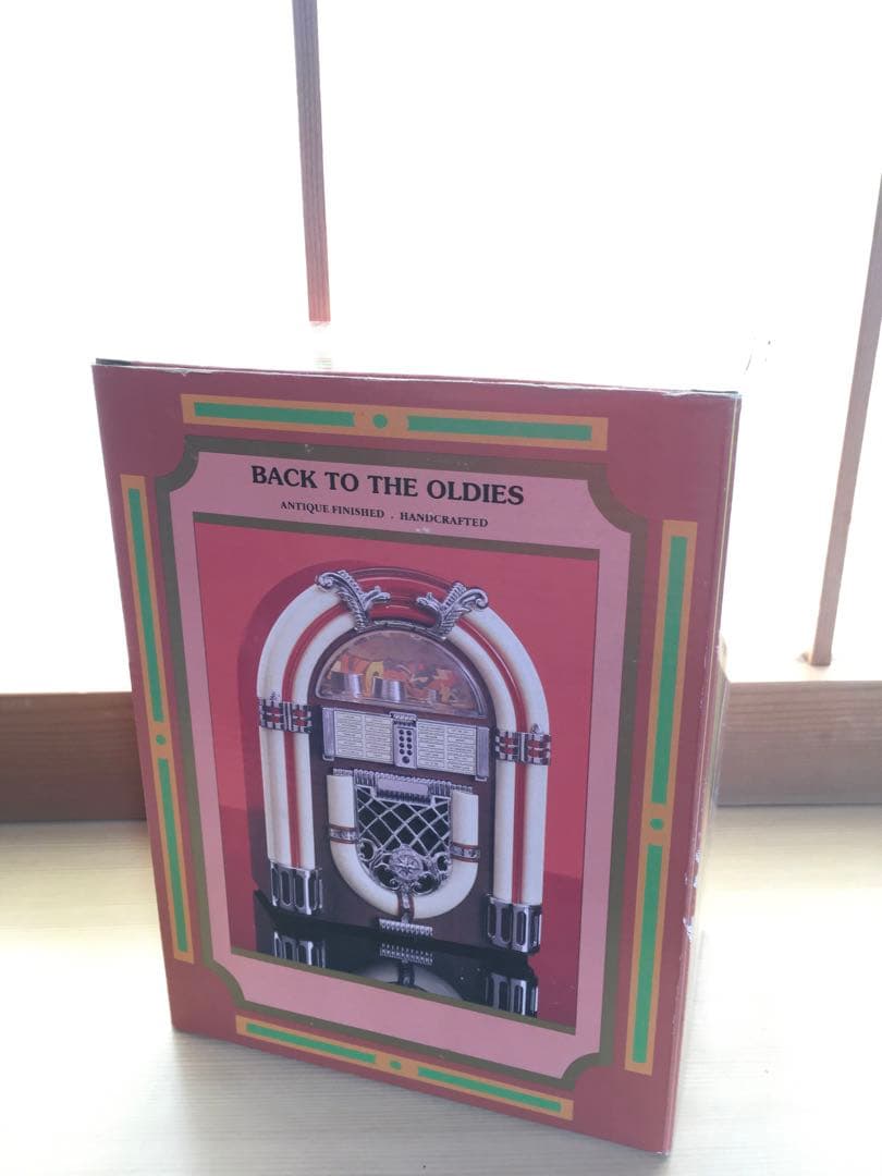ジュークボックス型ラジオ⚫︎オールディーズ⚫︎アンティーク⚫︎電池式⚫︎昭和レトロ