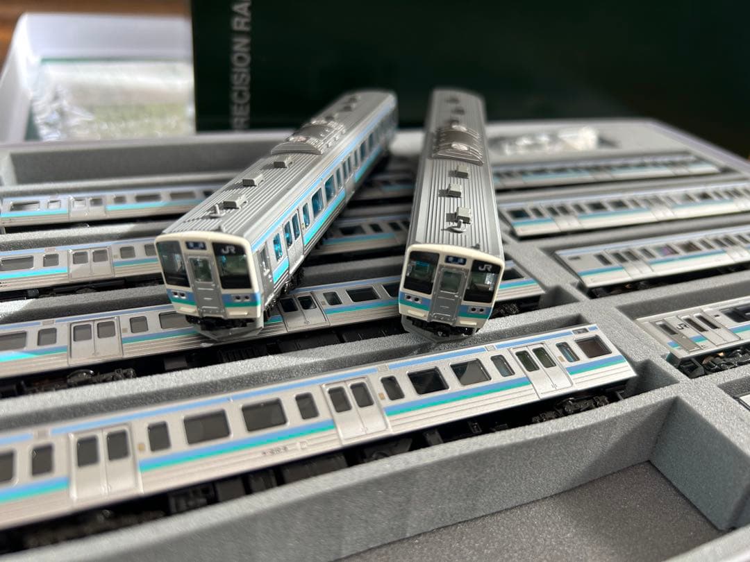 KATO 211系0/3000番台(長野色)・E127系100番台11両セット - メルカリ