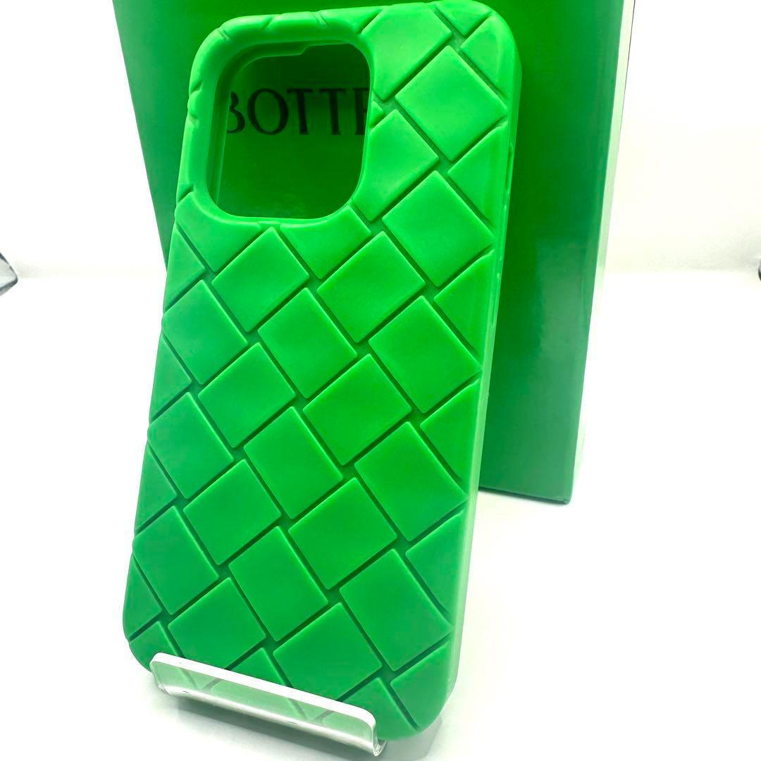 極美品✨ボッテガヴェネタ iPhone14pro スマホケース 田中みな実 箱付