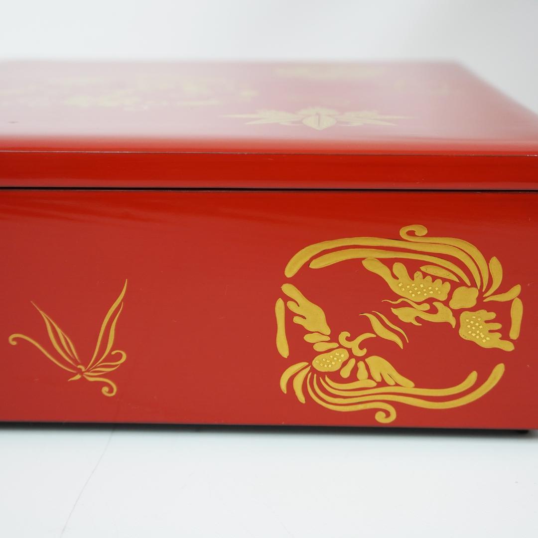 漆 蒔絵 重箱 五段 蓋2枚付き 松竹梅 縁起物 収納箱 付属 - メルカリ