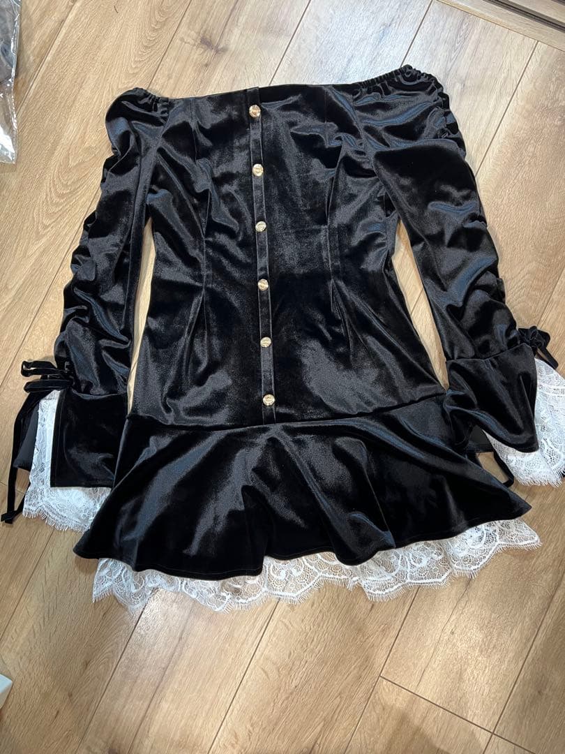 M me eme Classical velvet mini onepiece - メルカリ