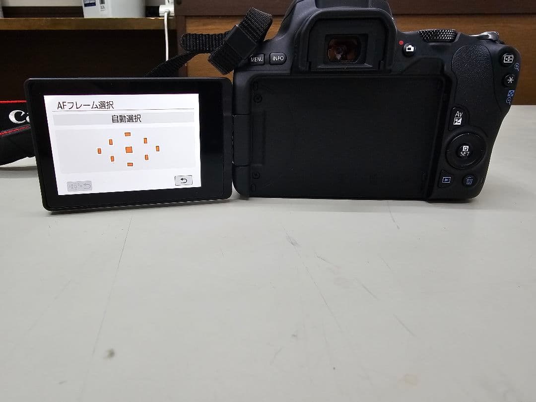 Canon EOS Kiss X9 デジタル一眼レフカメラ