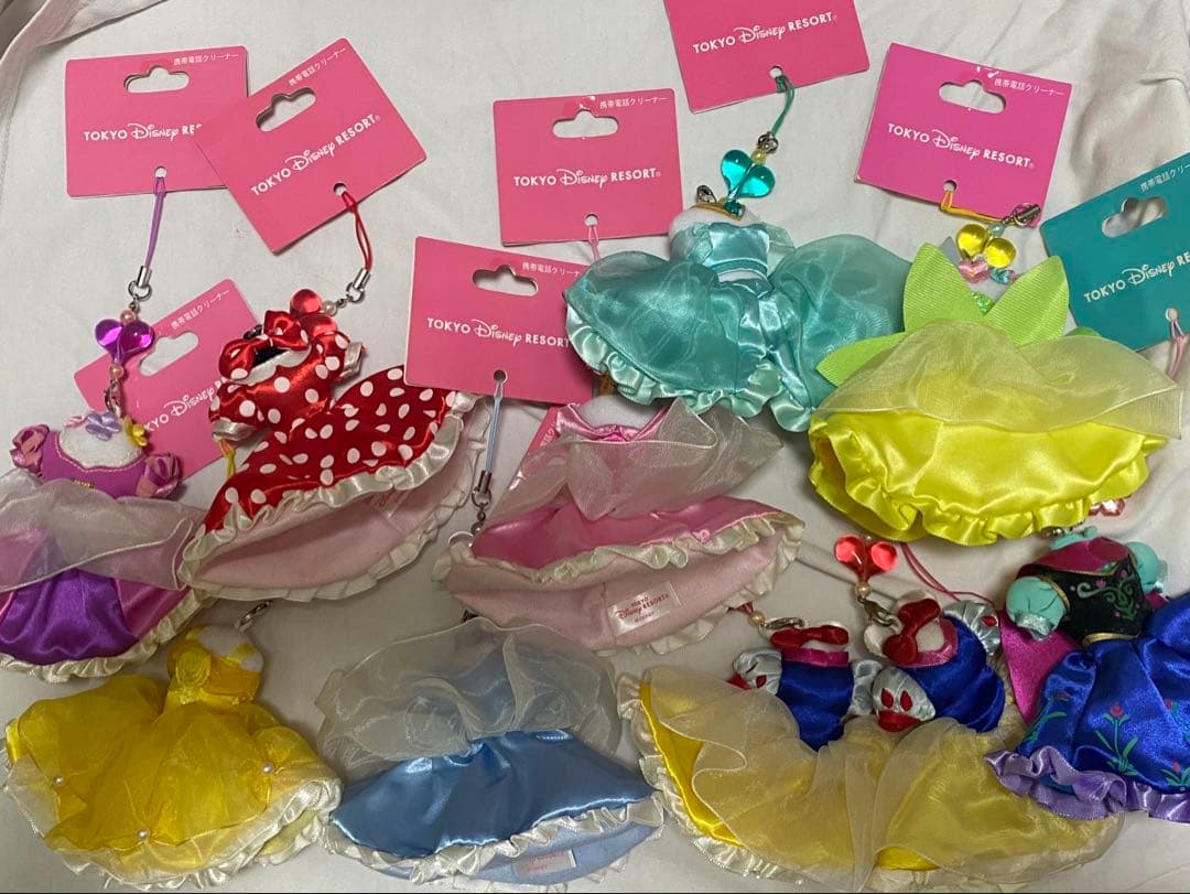 ディズニープリンセス キーホルダー ドレス おしゃれに揺れるドレスがかわいい！東京ディズニーリゾート『ドレス