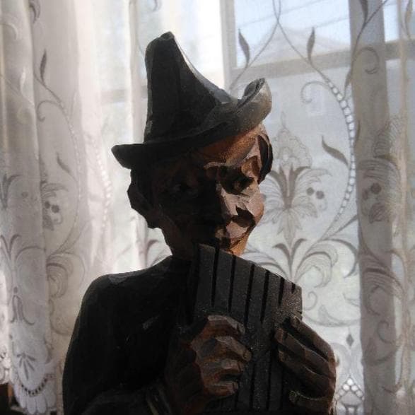 珍品コレクター向け 木製の西洋笛吹き人形 珍品コレクター向け 木製の