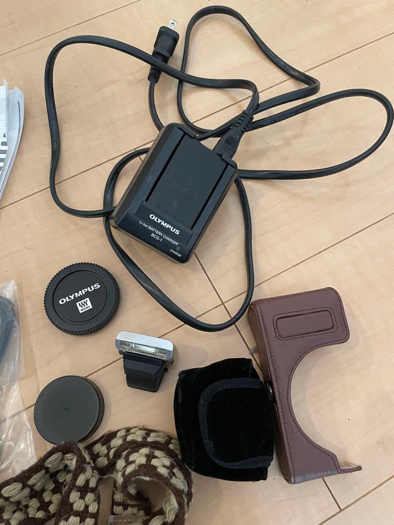 OLYMPUS pen lite E-PL3 カメラ レッド