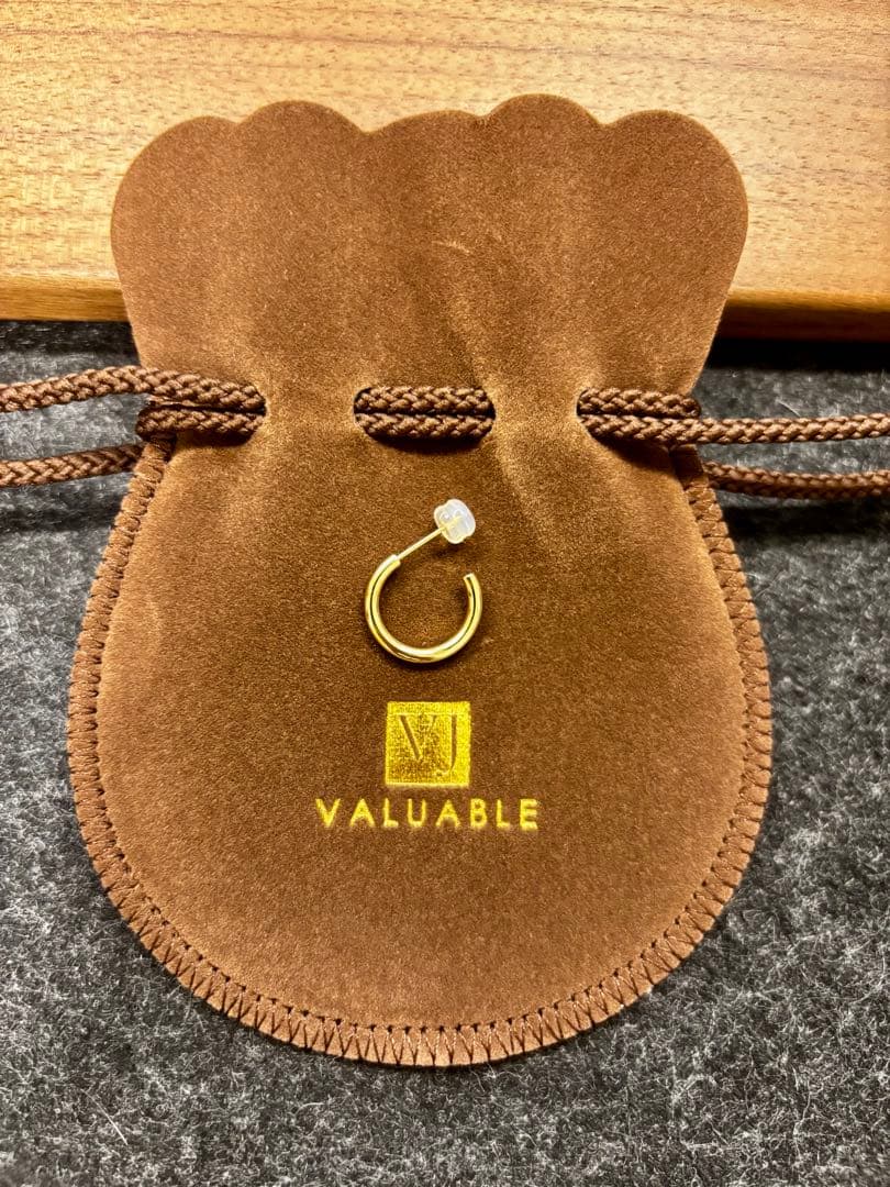 VALUABLE ゴールド ハーフパイプ G型 フープピアス K18