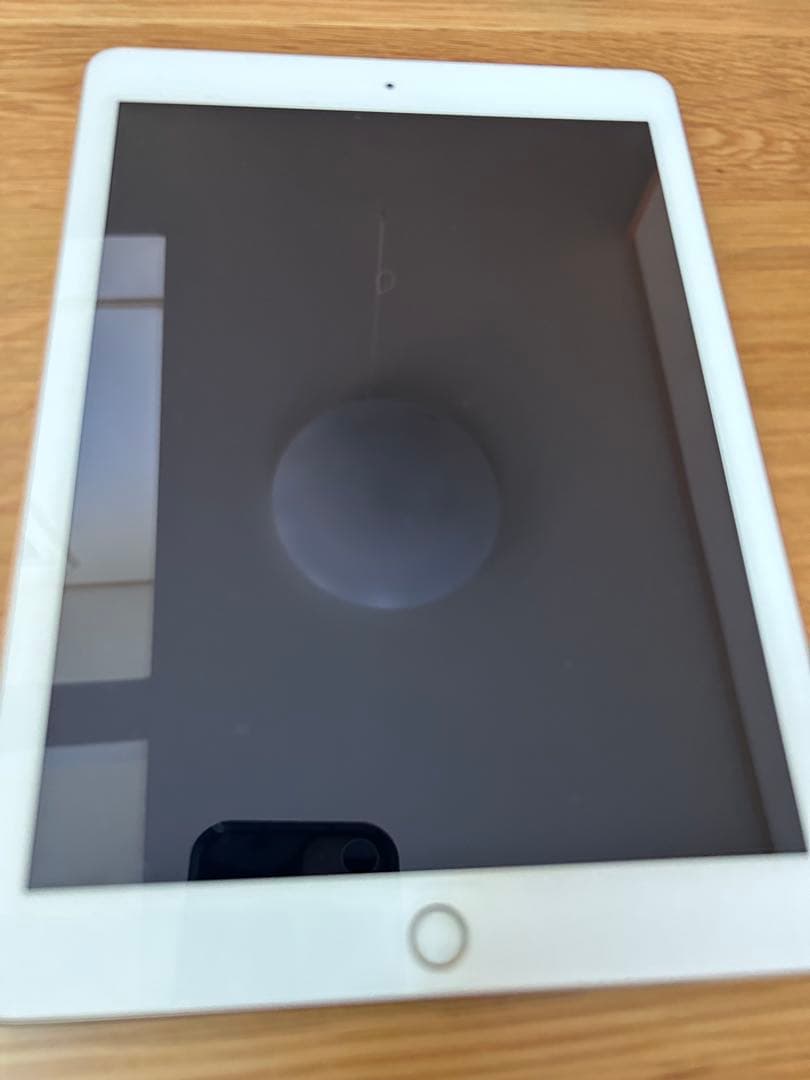 Apple iPad 第5世代 ゴールド 本体 32GB Amazon.co.jp: 【整備済み品】Apple iPad (第5世代) Wi-Fi 32GB